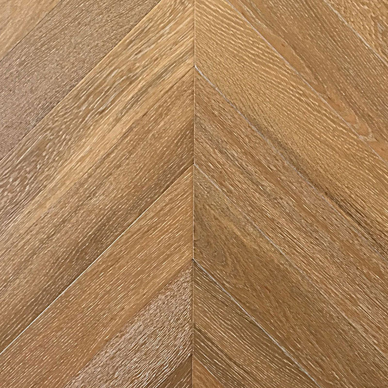  Wood Bee Chevron  Дуб Калифорния браш матовый California,UV-лак gloss 5-9% (правая)