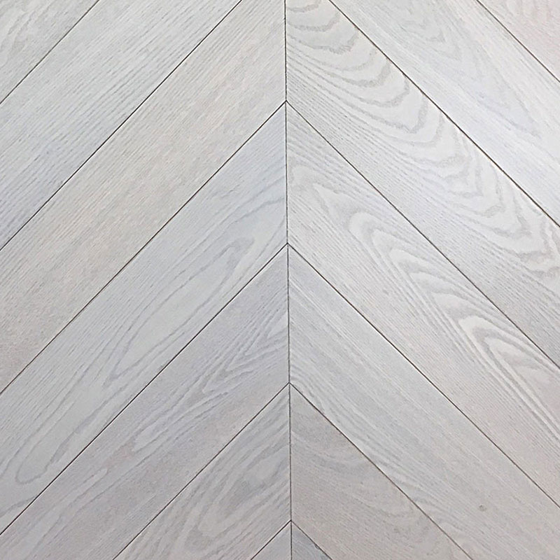  Wood Bee Chevron  Ясень Мунлайт браш матовый Moonlight, UV-лак gloss 5-9% (правая)